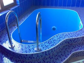 Nestandardní polypropylenová kádě na zakázku